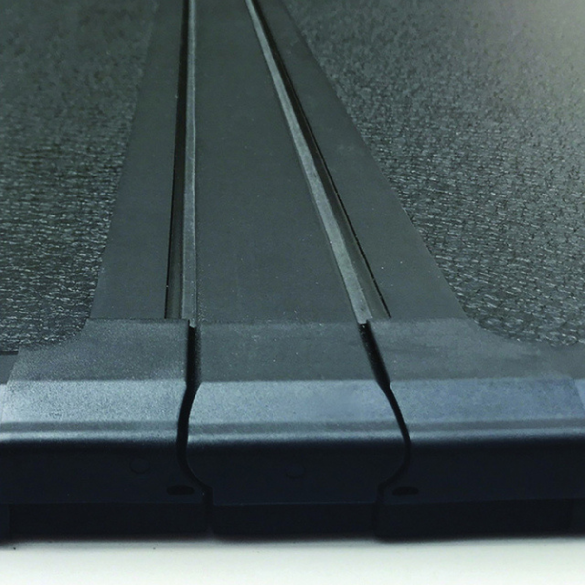 Tapa Plegable Tri Fold para RAM 2016–2025 | SC0019710 - Imagen 3