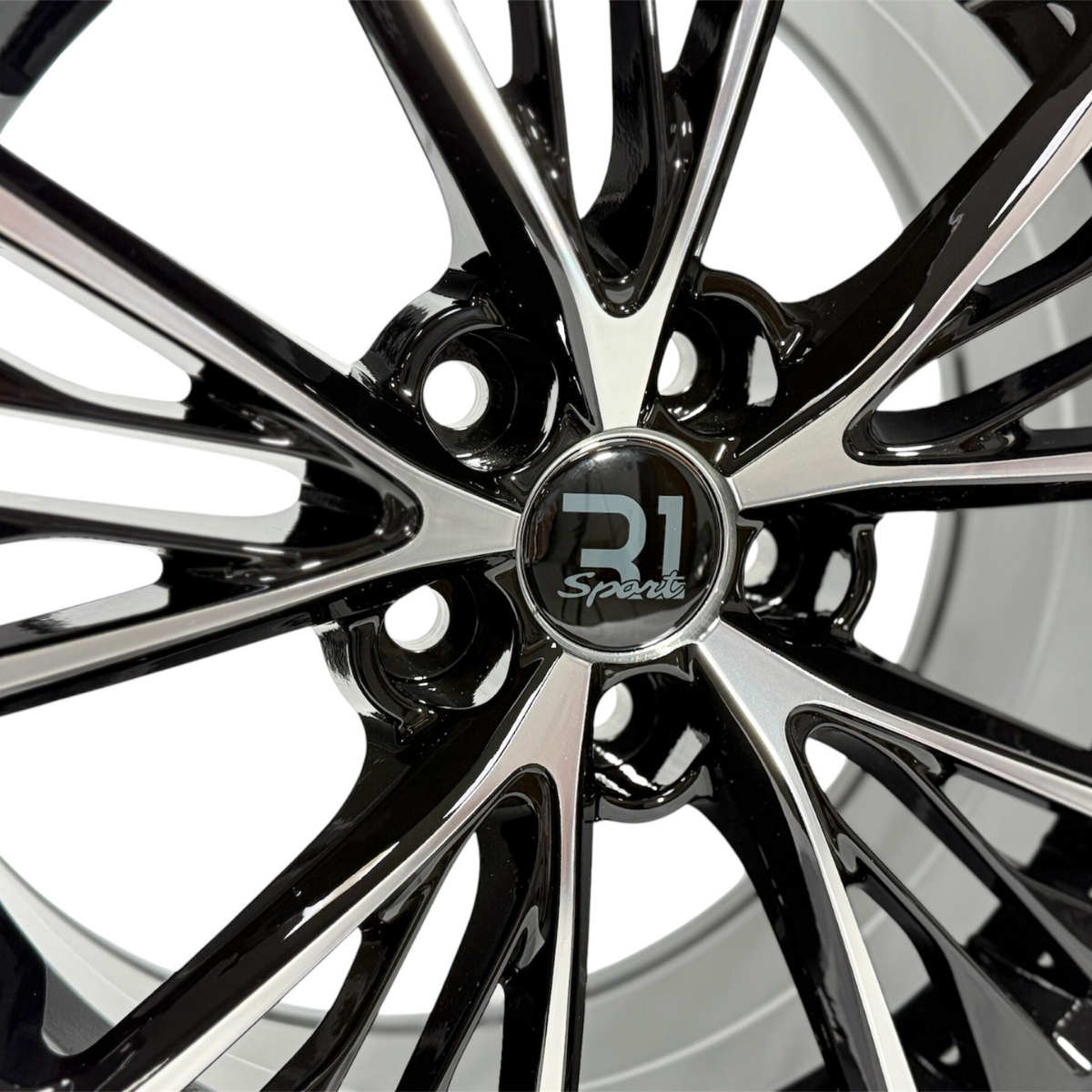 Rines 17″ de aluminio 5×114.3 Modelo TH050 Black Machine Face (Juego de 4) – Civic, Mazda 3, Sentra, Corolla, CR-V | SC0019732 - Imagen 4